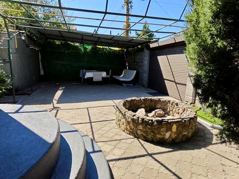 будинок за адресою КВІТКОВА