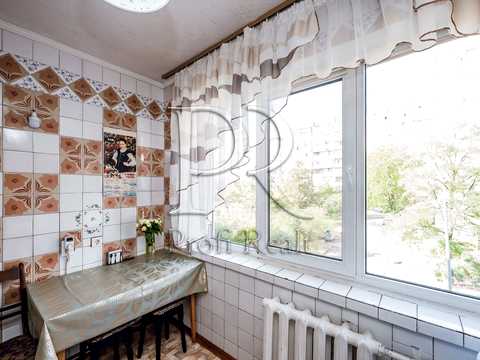 квартира за адресою Романа Шухевича просп. (Генерала Ватутіна), 8-А