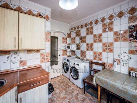 квартира за адресою Романа Шухевича просп. (Генерала Ватутіна), 8-А