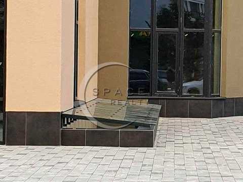 комерційна за адресою Соборна вул., 23
