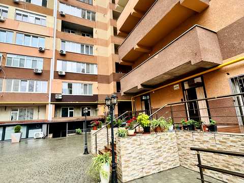 квартира за адресою Зоопаркова вул., 8в