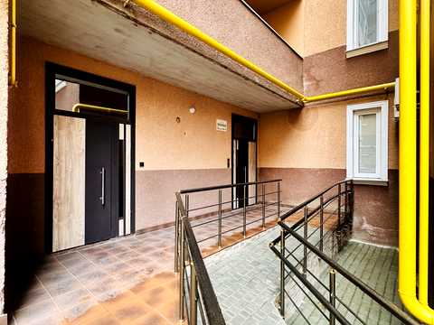 квартира за адресою Зоопаркова вул., 8в