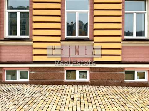 комерційна за адресою Кожум'яцька вул., 20