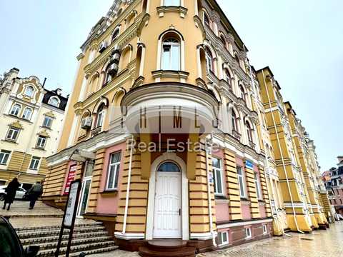 комерційна за адресою Кожум'яцька вул., 20