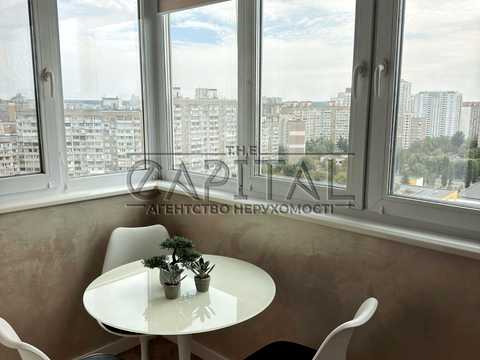 квартира по адресу Ревуцкого ул., 7-В