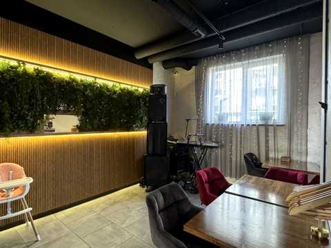 комерційна за адресою Трускавецька вул., 120