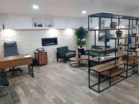 комерційна за адресою Перемоги вул., 32а