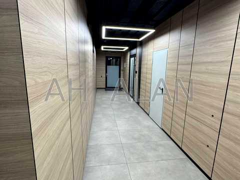 комерційна за адресою Красилівська вул., 9