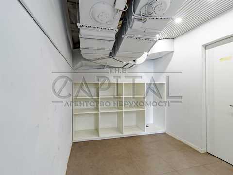 комерційна за адресою Спаська вул., 1