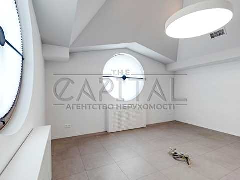 комерційна за адресою Спаська вул., 1