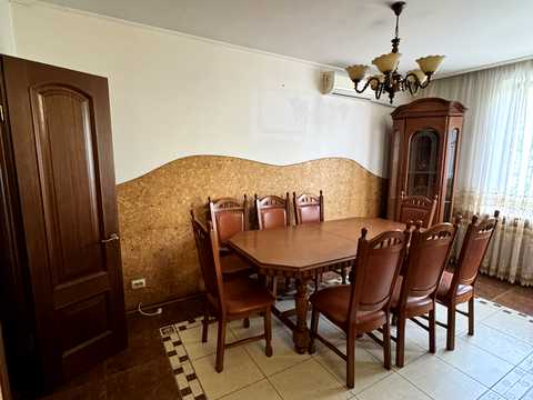 квартира за адресою Тролейбусна вул., 16