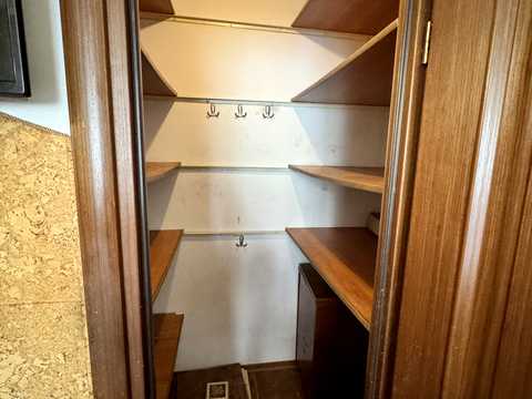квартира за адресою Тролейбусна вул., 16