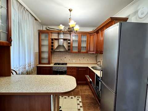 квартира за адресою Тролейбусна вул., 16