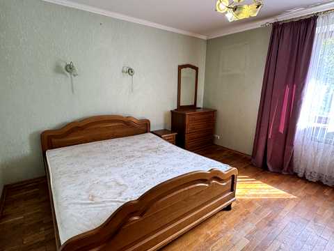 квартира за адресою Тролейбусна вул., 16