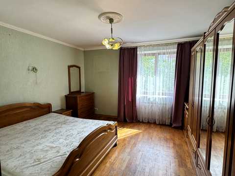 квартира за адресою Тролейбусна вул., 16