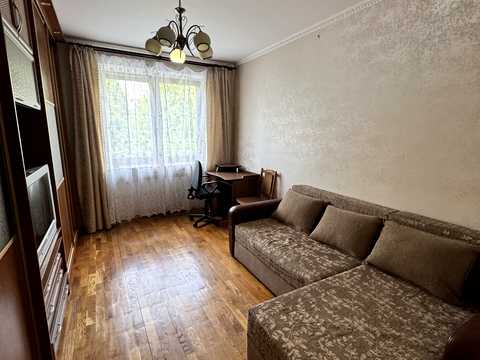 квартира за адресою Тролейбусна вул., 16