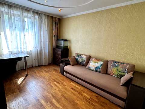 квартира за адресою Тролейбусна вул., 16