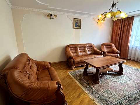 квартира за адресою Тролейбусна вул., 16