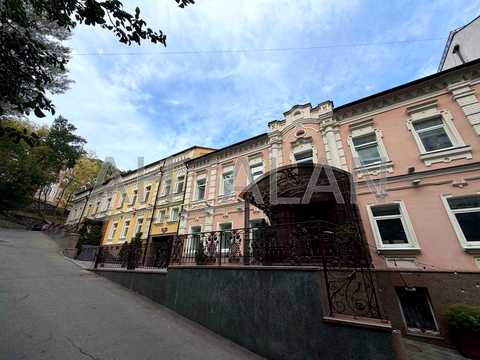коммерческая по адресу Игоревская ул., 1/8