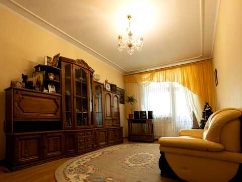 квартира за адресою Олега Ольжича вул. (Разіна), 16