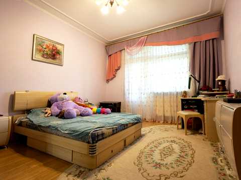 квартира за адресою Олега Ольжича вул. (Разіна), 16