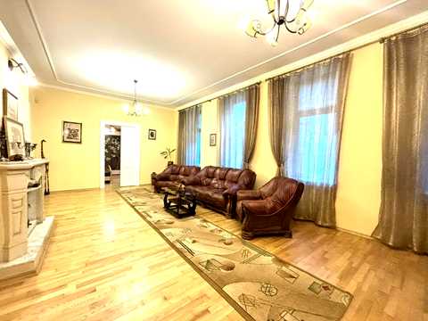квартира за адресою Івана Левинського вул., 4