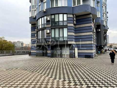 коммерческая по адресу Соборности просп. (Возз'єднання), 30