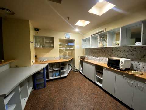 коммерческая по адресу Дмитрия Яворницкого просп. (Карла Маркса), 20