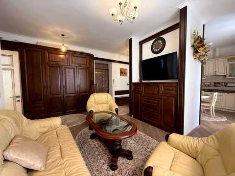 квартира за адресою Тринітарська вул., 7