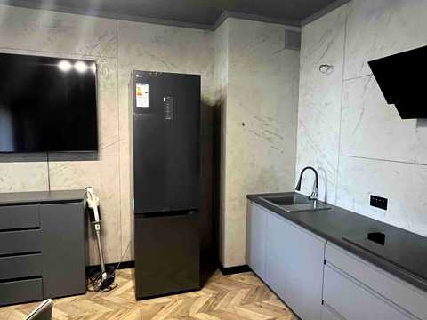 квартира за адресою Раїси Окіпної вул., 10-Б