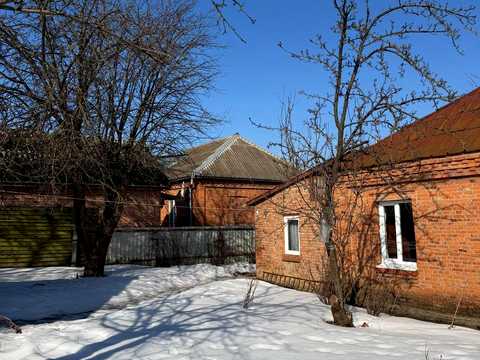 дом по адресу Героїв Крут ул. (Комунарів), 12