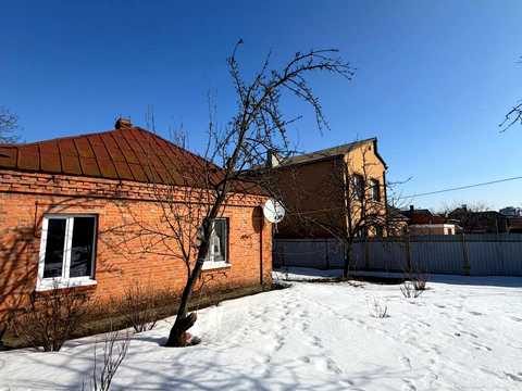 дом по адресу Героїв Крут ул. (Комунарів), 12
