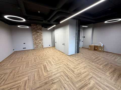 комерційна за адресою Дніпро, Ламана вул., 18