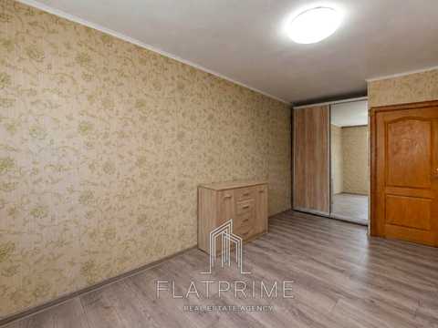 квартира за адресою Прирічна вул., 5