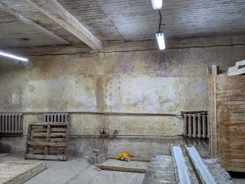 коммерческая по адресу Центральна, 44