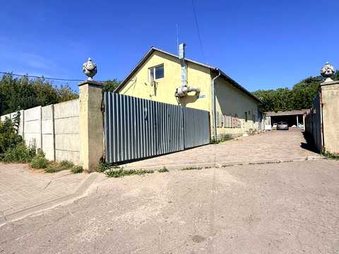 коммерческая по адресу Центральна, 44