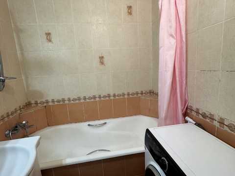 квартира за адресою Ревуцького вул., 25