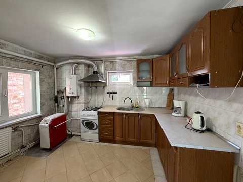 будинок за адресою Листопадова вул.