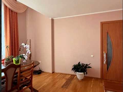 квартира за адресою с. Крихівці, Радісна вул., 4