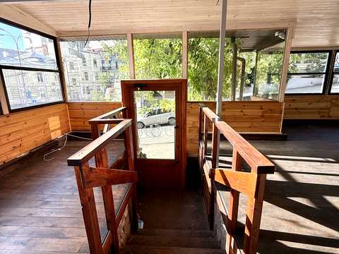 комерційна за адресою Крутий узвіз, 6/2