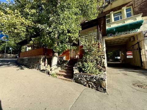 комерційна за адресою Крутий узвіз, 6/2