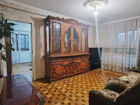 квартира за адресою Ореста Левицького вул. (Академіка Курчатова), 23