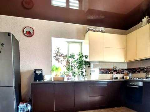 будинок за адресою грушева