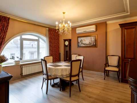 квартира по адресу Межигорская ул., 28