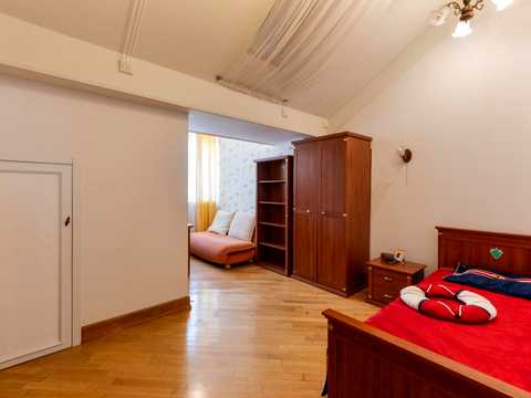 квартира по адресу Межигорская ул., 28