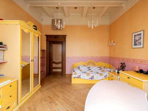 квартира по адресу Межигорская ул., 28