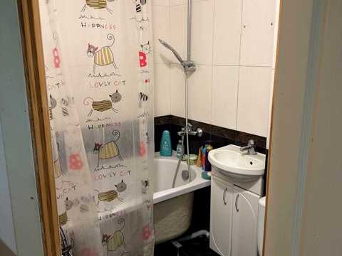 квартира по адресу Строителей ул., 16