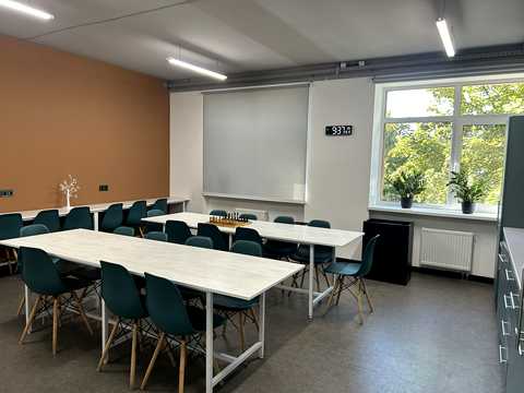 комерційна за адресою Данила Щербаківського вул. (Щербакова), 45А