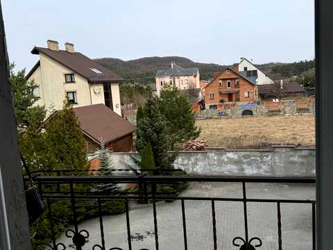 будинок за адресою Вишнева