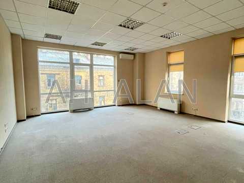 комерційна за адресою Антоновича вул. (Горького), 33В